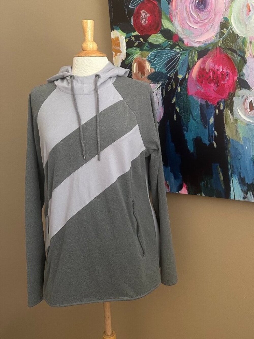 Halcyon Colorblock Hoodie Large Gray Stretch Pullover Zip Pockets Athleisure